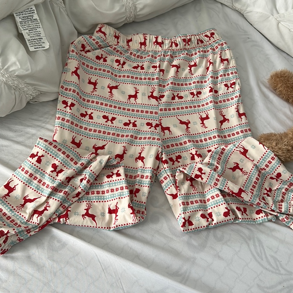 joggers, this is also a sleepwear. The color is red,cyan, and white.